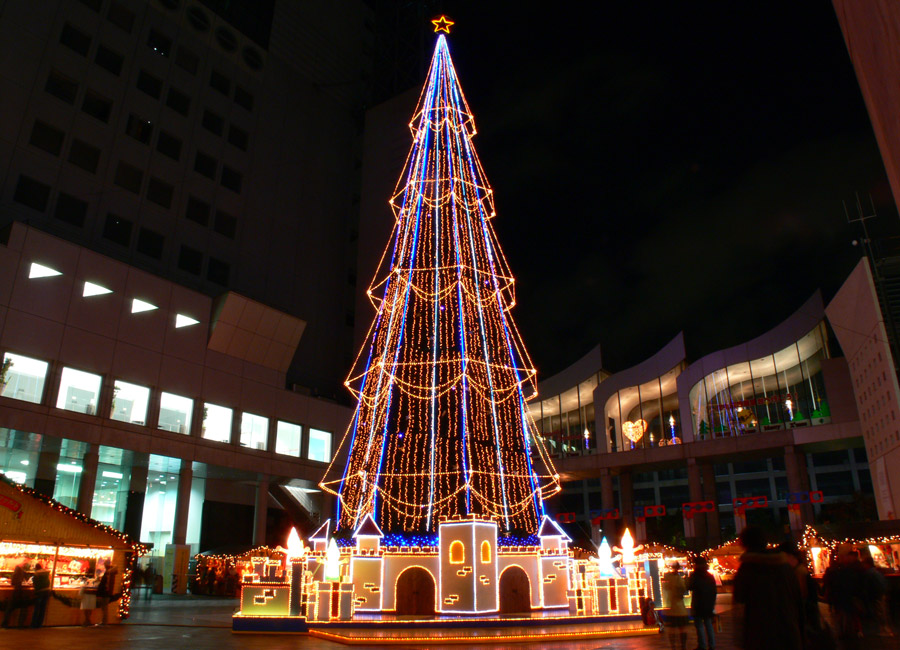 梅田スカイビル：ドイツクリスマスマーケット2005その1、クリスマスツリー