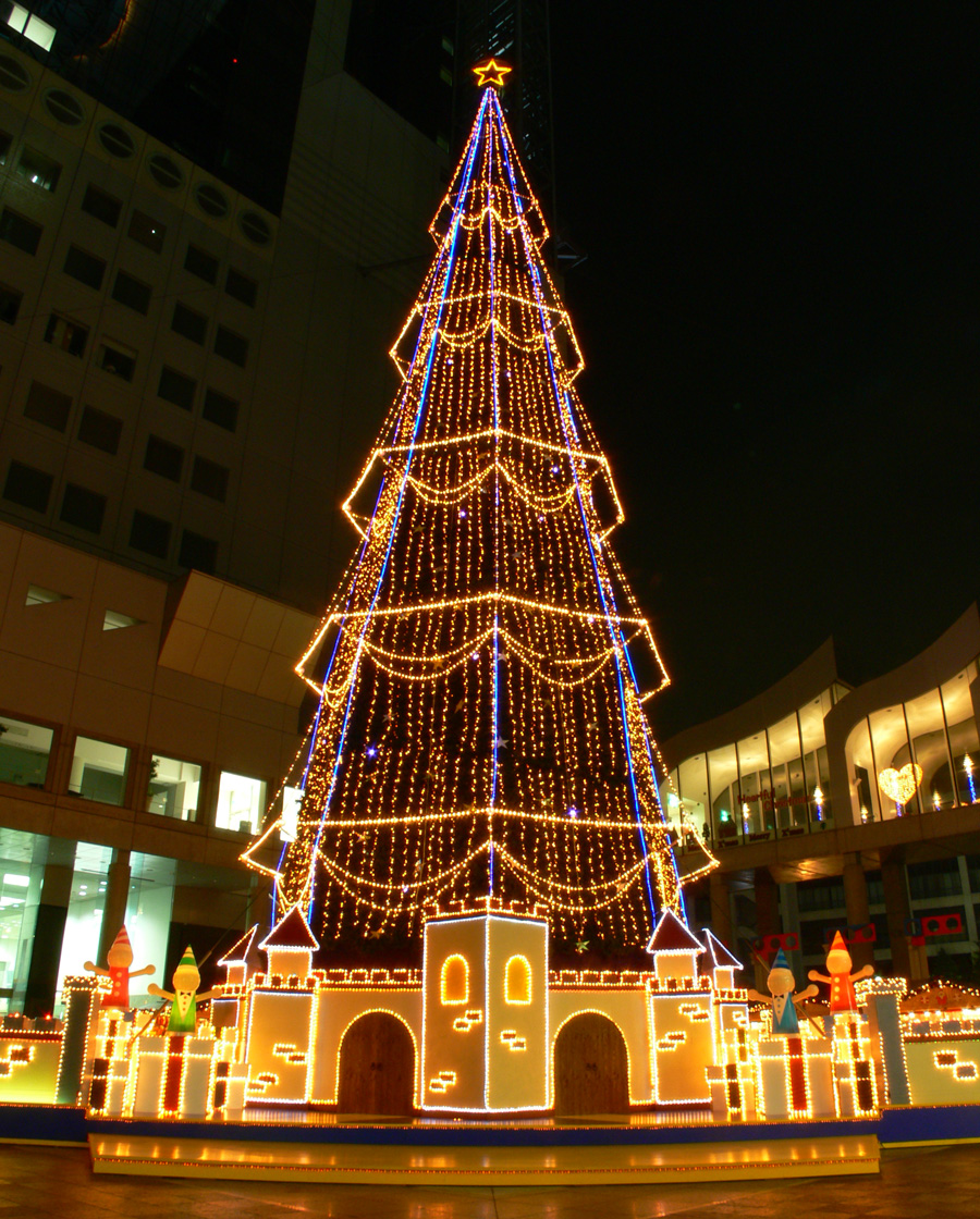 梅田スカイビル：ドイツクリスマスマーケット2005その7、クリスマスツリーズームアップ!!