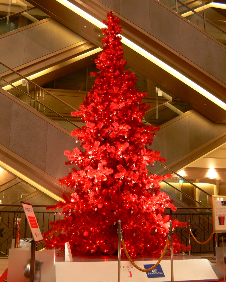 大阪 梅田：ハービスプラザのクリスマスツリー